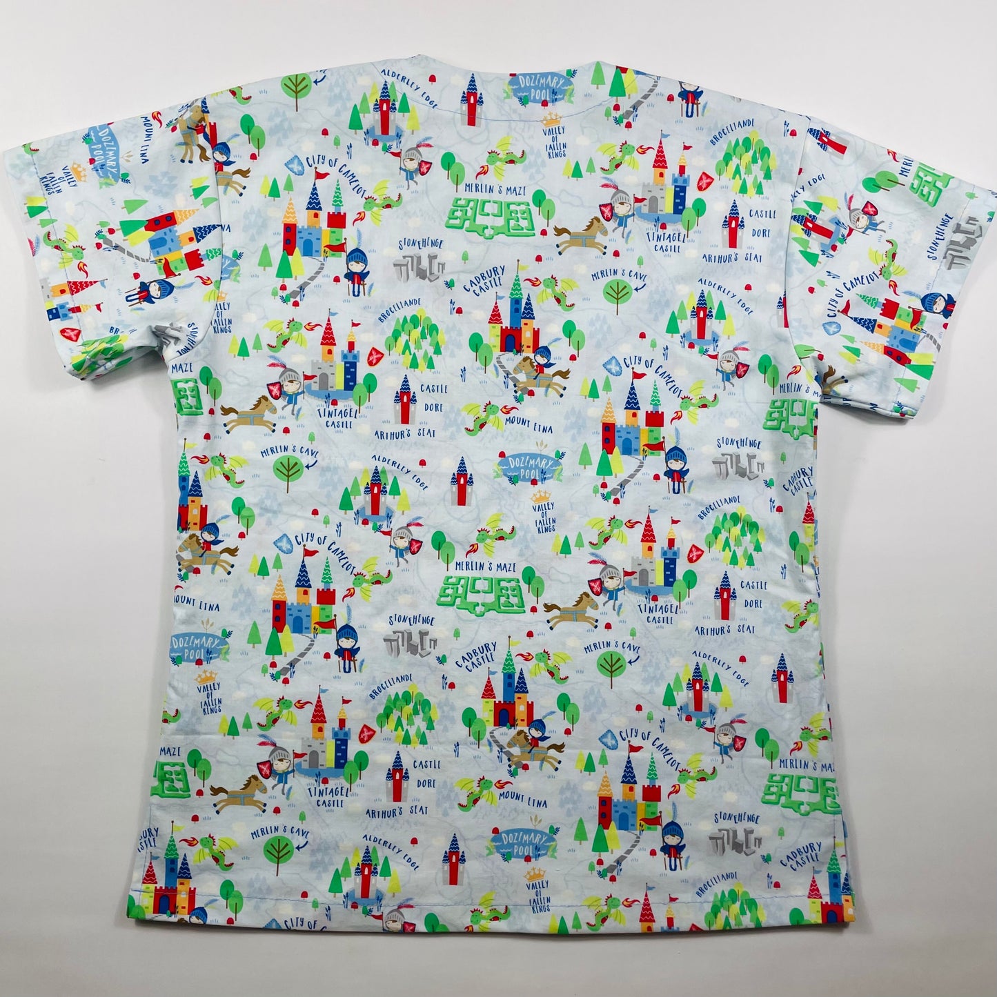 Castles Fun Scrub Top - last one Relaxed Fit S!