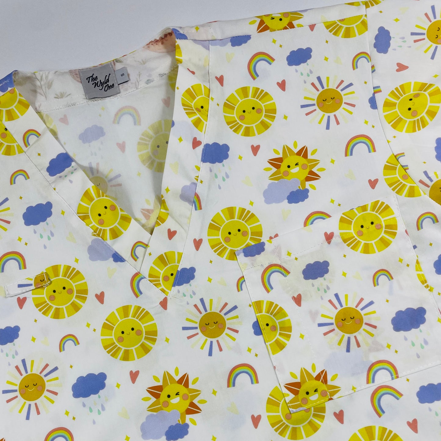 Sunny Days Fun Scrub Top - last one Relaxed fit S!