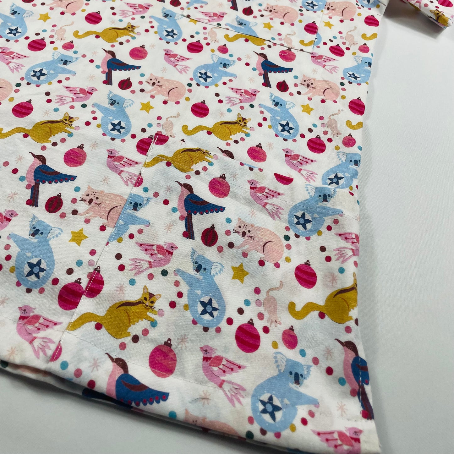 Festive Fauna Fun Scrub Top - last one Relaxed fit S!