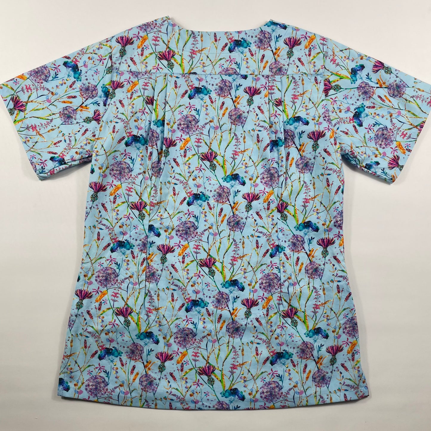 Thistles Fun Scrub Top - Relaxed fit L & Princess seam 10!