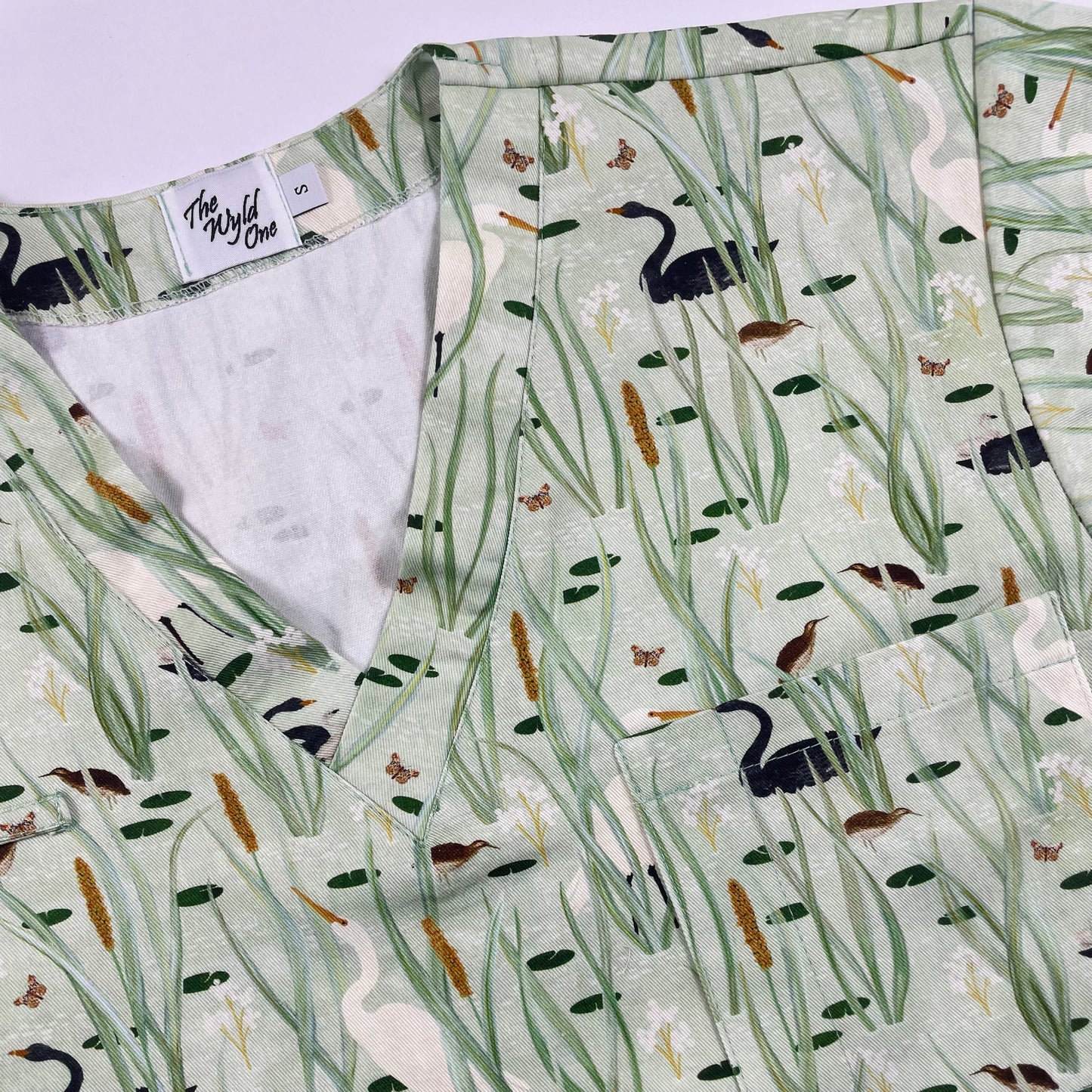 Swans Fun Scrub Top - last one Relaxed Fit S!