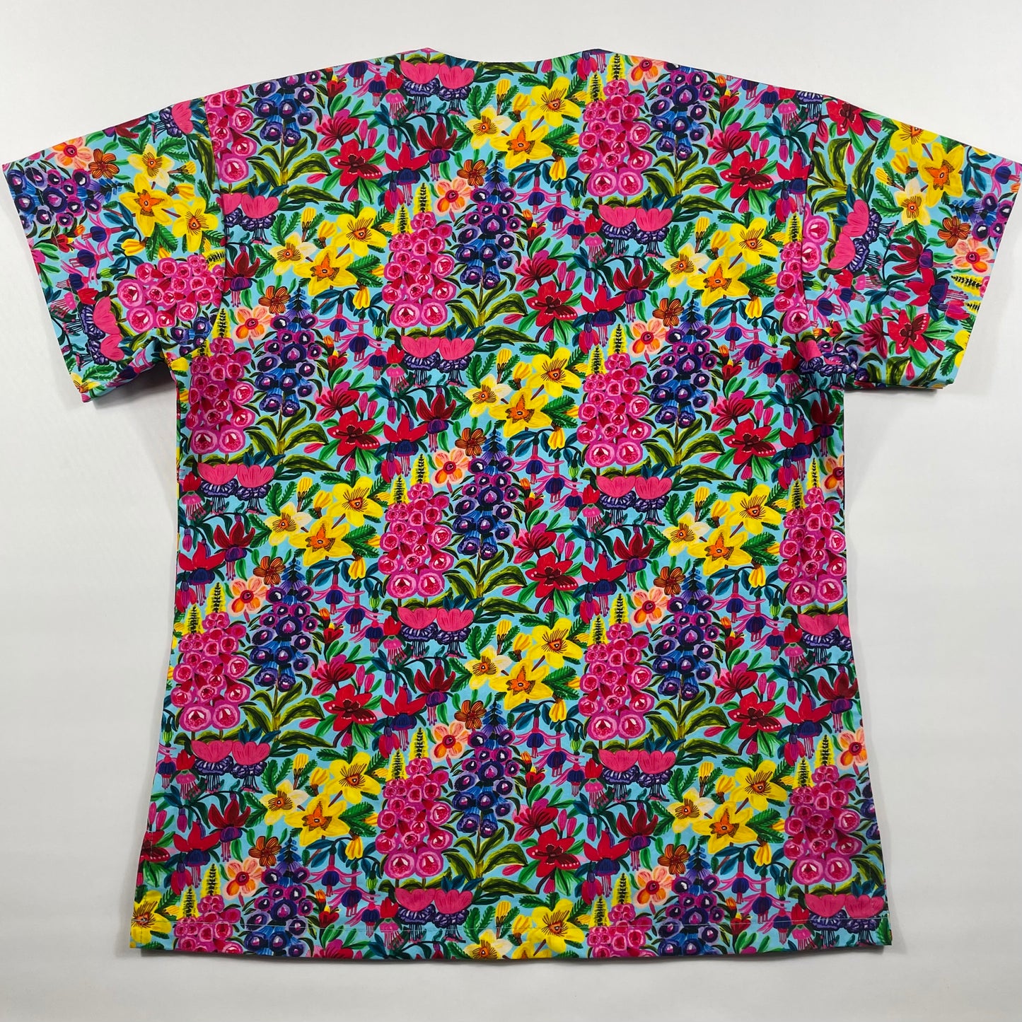 Bright Blooms Fun Scrub Top - last one Relaxed Fit S!